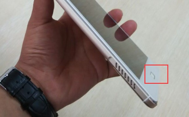 谷歌Nexus 8平板工程机曝光 集成了指纹模块